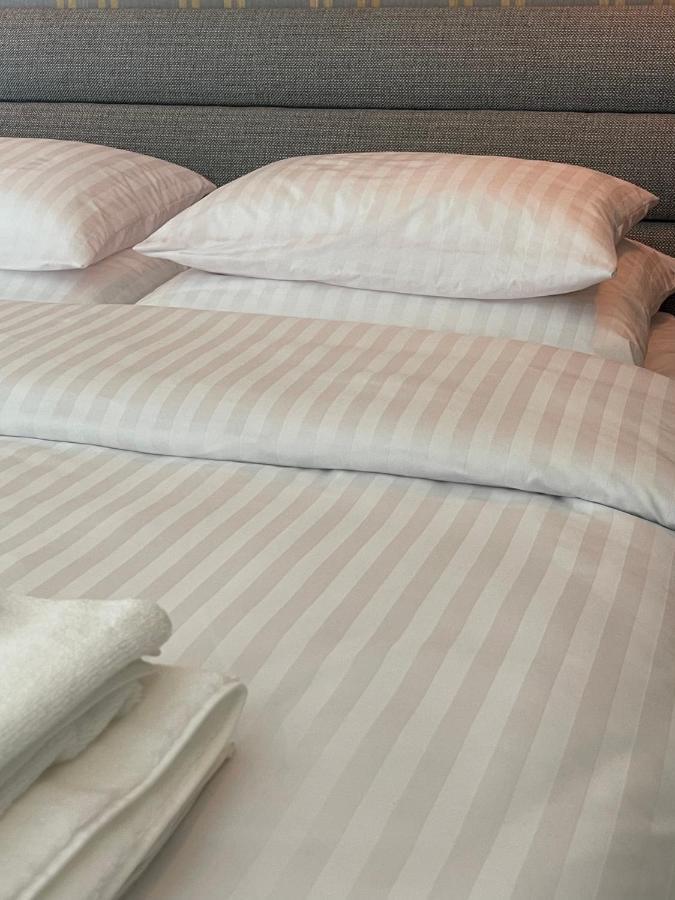 Queen Size Bed - Apartament Obok Manufaktury W Centrum Lodzi - Parking Gratis!!! Esterno foto