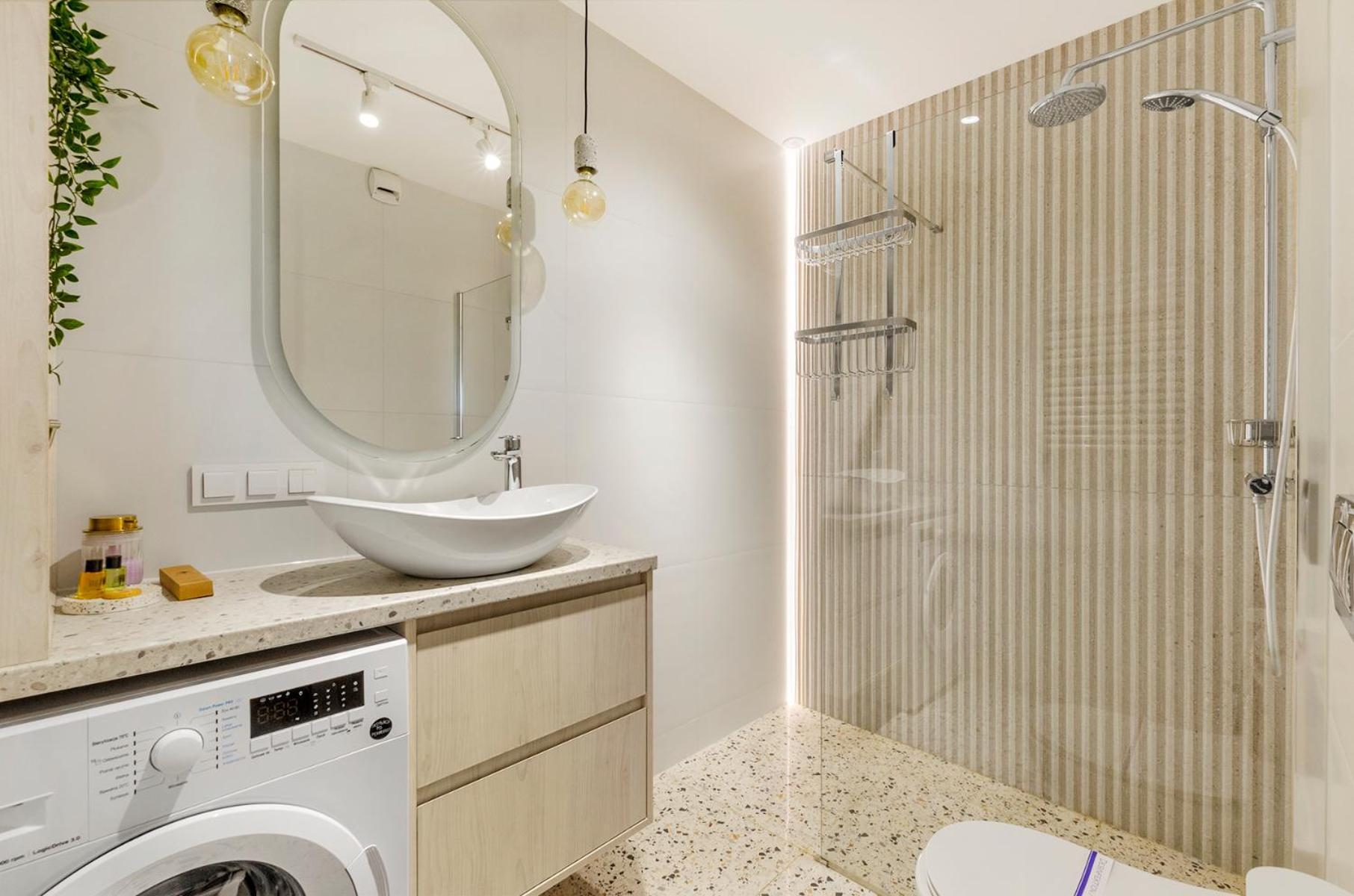 Queen Size Bed - Apartament Obok Manufaktury W Centrum Lodzi - Parking Gratis!!! Esterno foto